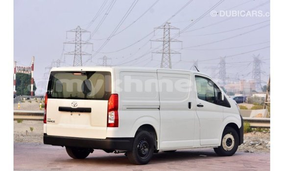 Acheter Import Voiture Toyota Hiace Blanc à Import - Dubai, Kampot Province Acheter Import Voiture Toyota Hiace Blanc à Import - Dubai, Kampot Province