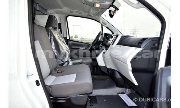 Acheter Import Voiture Toyota Hiace Blanc à Import - Dubai, Kampot Province Acheter Import Voiture Toyota Hiace Blanc à Import - Dubai, Kampot Province