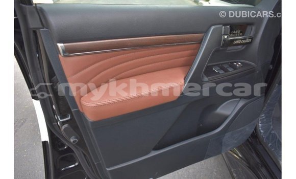 Acheter Import Voiture Toyota Land Cruiser Noir à Import - Dubai, Kampot Province Acheter Import Voiture Toyota Land Cruiser Noir à Import - Dubai, Kampot Province