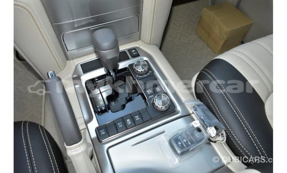 Acheter Import Voiture Toyota Land Cruiser Blanc à Import - Dubai, Kampot Province Acheter Import Voiture Toyota Land Cruiser Blanc à Import - Dubai, Kampot Province