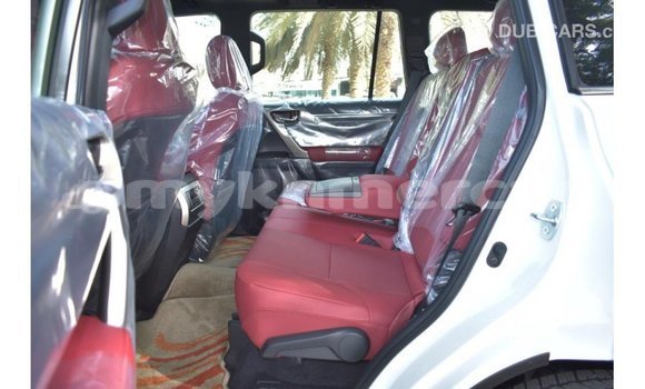 Acheter Import Voiture Toyota Land Cruiser Blanc à Import - Dubai, Kampot Province Acheter Import Voiture Toyota Land Cruiser Blanc à Import - Dubai, Kampot Province