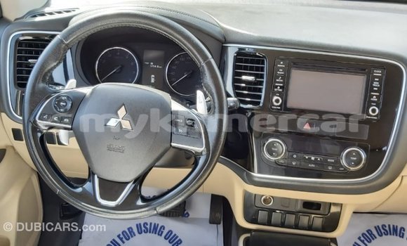 Acheter Import Voiture Mitsubishi Outlander Blanc à Import - Dubai, Kampot Province Acheter Import Voiture Mitsubishi Outlander Blanc à Import - Dubai, Kampot Province
