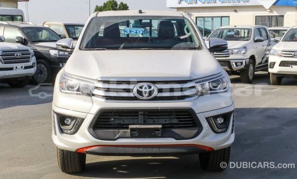 Acheter Import Voiture Toyota Hilux Blanc à Import - Dubai, Kampot Province Acheter Import Voiture Toyota Hilux Blanc à Import - Dubai, Kampot Province