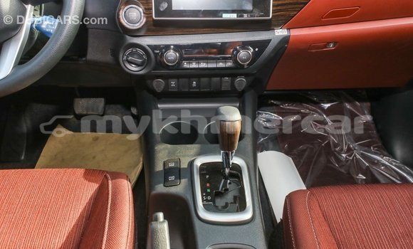 Acheter Import Voiture Toyota Hilux Blanc à Import - Dubai, Kampot Province Acheter Import Voiture Toyota Hilux Blanc à Import - Dubai, Kampot Province