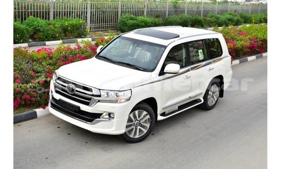 Acheter Import Voiture Toyota Land Cruiser Blanc à Import - Dubai, Kampot Province Acheter Import Voiture Toyota Land Cruiser Blanc à Import - Dubai, Kampot Province