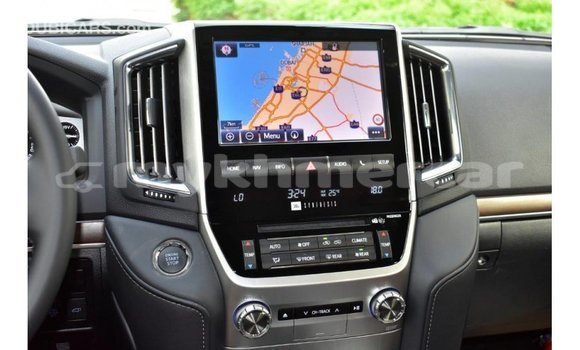 Acheter Import Voiture Toyota Land Cruiser Blanc à Import - Dubai, Kampot Province Acheter Import Voiture Toyota Land Cruiser Blanc à Import - Dubai, Kampot Province