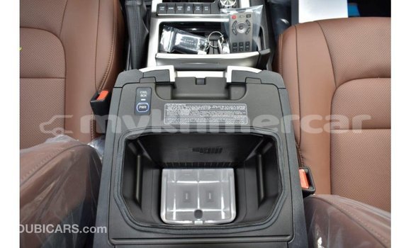 Acheter Import Voiture Toyota Land Cruiser Blanc à Import - Dubai, Kampot Province Acheter Import Voiture Toyota Land Cruiser Blanc à Import - Dubai, Kampot Province