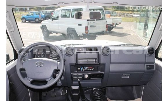 Buy Import Toyota Land Cruiser White Car in Import - Dubai in Kampot Province Buy Import Toyota Land Cruiser White Car in Import - Dubai in Kampot Province