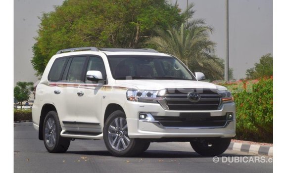 Acheter Import Voiture Toyota Land Cruiser Blanc à Import - Dubai, Kampot Province Acheter Import Voiture Toyota Land Cruiser Blanc à Import - Dubai, Kampot Province