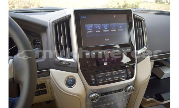 Acheter Import Voiture Toyota Land Cruiser Blanc à Import - Dubai, Kampot Province Acheter Import Voiture Toyota Land Cruiser Blanc à Import - Dubai, Kampot Province