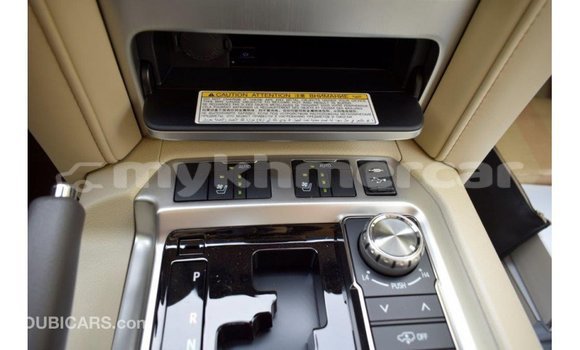 Acheter Import Voiture Toyota Land Cruiser Blanc à Import - Dubai, Kampot Province Acheter Import Voiture Toyota Land Cruiser Blanc à Import - Dubai, Kampot Province