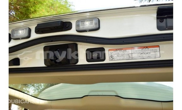 Acheter Import Voiture Toyota Land Cruiser Blanc à Import - Dubai, Kampot Province Acheter Import Voiture Toyota Land Cruiser Blanc à Import - Dubai, Kampot Province