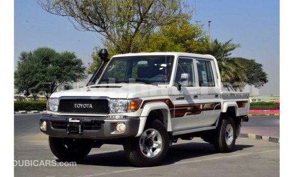 Acheter Import Voiture Toyota Land Cruiser Autre à Import - Dubai, Kampot Province Acheter Import Voiture Toyota Land Cruiser Autre à Import - Dubai, Kampot Province