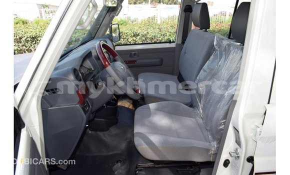 Acheter Import Voiture Toyota Land Cruiser Autre à Import - Dubai, Kampot Province Acheter Import Voiture Toyota Land Cruiser Autre à Import - Dubai, Kampot Province