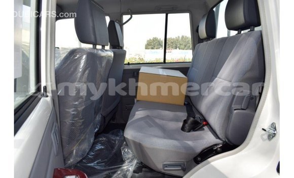 Acheter Import Voiture Toyota Land Cruiser Autre à Import - Dubai, Kampot Province Acheter Import Voiture Toyota Land Cruiser Autre à Import - Dubai, Kampot Province