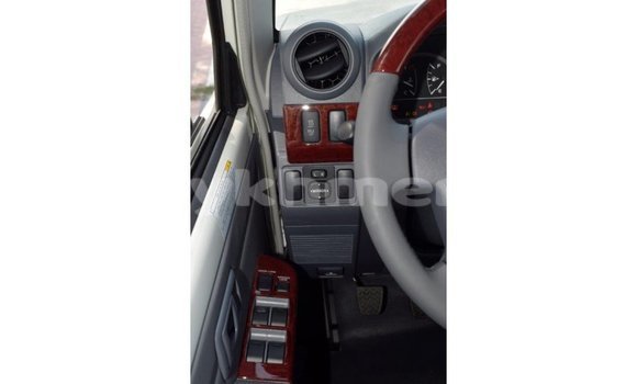 Acheter Import Voiture Toyota Land Cruiser Autre à Import - Dubai, Kampot Province Acheter Import Voiture Toyota Land Cruiser Autre à Import - Dubai, Kampot Province