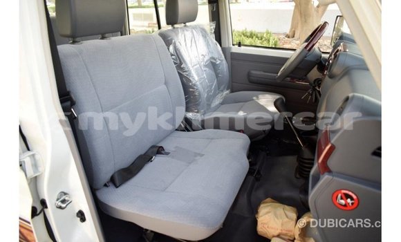 Acheter Import Voiture Toyota Land Cruiser Autre à Import - Dubai, Kampot Province Acheter Import Voiture Toyota Land Cruiser Autre à Import - Dubai, Kampot Province