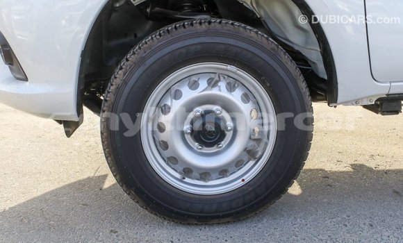 Acheter Import Voiture Toyota Hilux Blanc à Import - Dubai, Kampot Province Acheter Import Voiture Toyota Hilux Blanc à Import - Dubai, Kampot Province