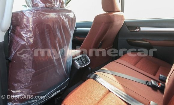 Acheter Import Voiture Toyota Hilux Blanc à Import - Dubai, Kampot Province Acheter Import Voiture Toyota Hilux Blanc à Import - Dubai, Kampot Province