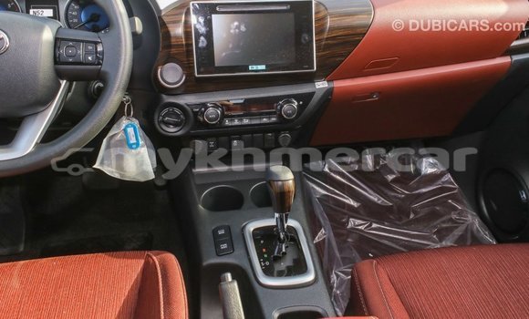 Acheter Import Voiture Toyota Hilux Blanc à Import - Dubai, Kampot Province Acheter Import Voiture Toyota Hilux Blanc à Import - Dubai, Kampot Province