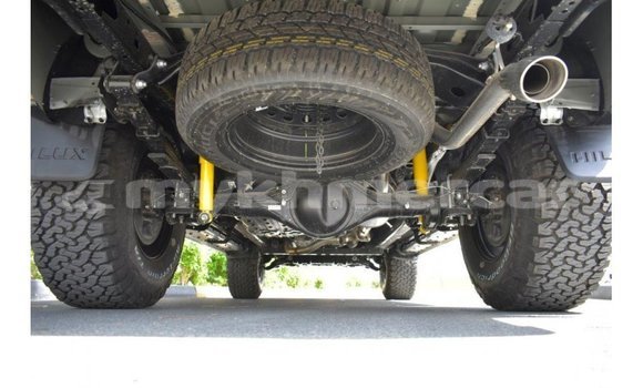 Acheter Import Voiture Toyota Hilux Noir à Import - Dubai, Kampot Province Acheter Import Voiture Toyota Hilux Noir à Import - Dubai, Kampot Province