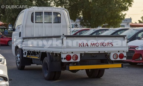 Acheter Import Voiture Kia Rio Blanc à Import - Dubai, Kampot Province Acheter Import Voiture Kia Rio Blanc à Import - Dubai, Kampot Province