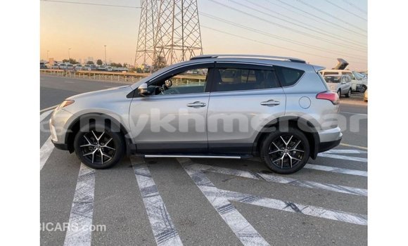 Acheter Import Utilitaire Toyota HiAce Autre à Import - Dubai, Kampot Province Acheter Import Utilitaire Toyota HiAce Autre à Import - Dubai, Kampot Province