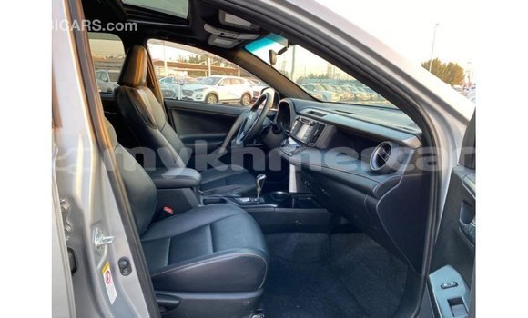 Acheter Import Utilitaire Toyota HiAce Autre à Import - Dubai, Kampot Province Acheter Import Utilitaire Toyota HiAce Autre à Import - Dubai, Kampot Province