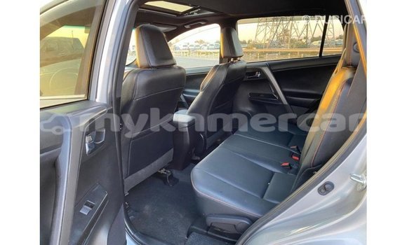 Acheter Import Utilitaire Toyota HiAce Autre à Import - Dubai, Kampot Province Acheter Import Utilitaire Toyota HiAce Autre à Import - Dubai, Kampot Province