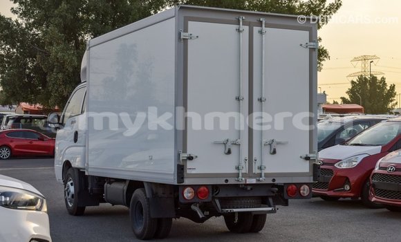 Acheter Import Voiture Kia K3 Blanc à Import - Dubai, Kampot Province Acheter Import Voiture Kia K3 Blanc à Import - Dubai, Kampot Province