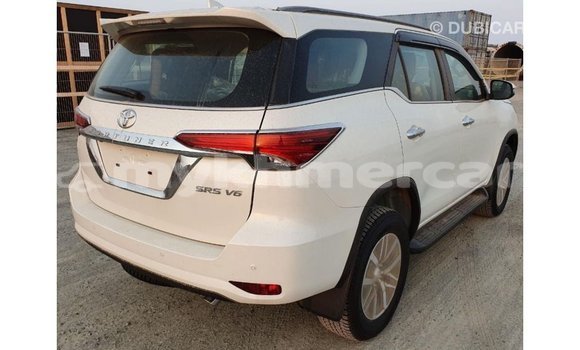 Acheter Import Voiture Toyota Fortuner Blanc à Import - Dubai, Kampot Province Acheter Import Voiture Toyota Fortuner Blanc à Import - Dubai, Kampot Province