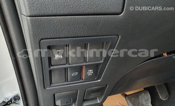 Acheter Import Voiture Toyota Fortuner Blanc à Import - Dubai, Kampot Province Acheter Import Voiture Toyota Fortuner Blanc à Import - Dubai, Kampot Province