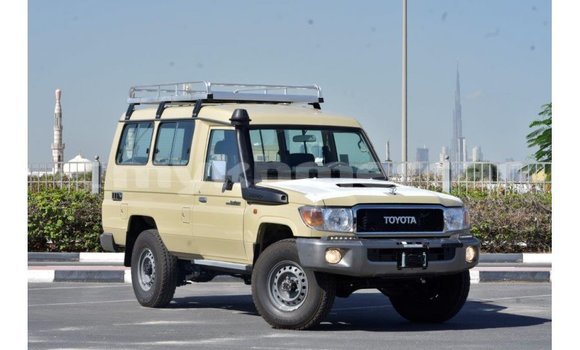 Acheter Import Voiture Toyota Land Cruiser Beige à Import - Dubai, Kampot Province Acheter Import Voiture Toyota Land Cruiser Beige à Import - Dubai, Kampot Province