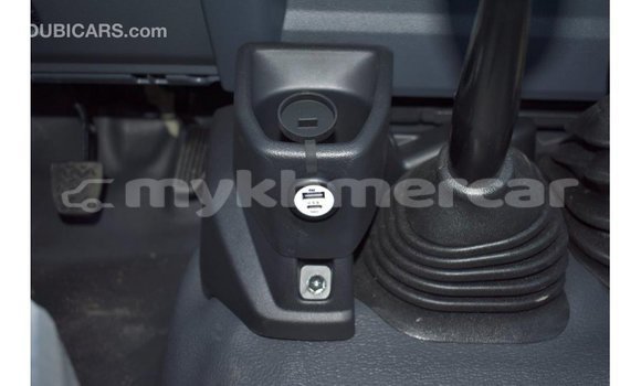 Acheter Import Voiture Toyota Land Cruiser Beige à Import - Dubai, Kampot Province Acheter Import Voiture Toyota Land Cruiser Beige à Import - Dubai, Kampot Province