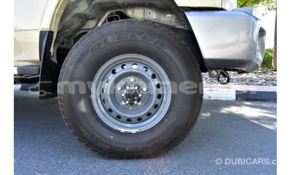 Acheter Import Voiture Toyota Land Cruiser Beige à Import - Dubai, Kampot Province Acheter Import Voiture Toyota Land Cruiser Beige à Import - Dubai, Kampot Province