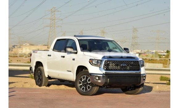 Acheter Import Voiture Toyota Tundra Blanc à Import - Dubai, Kampot Province Acheter Import Voiture Toyota Tundra Blanc à Import - Dubai, Kampot Province