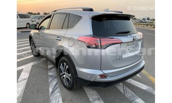 Acheter Import Utilitaire Toyota HiAce Autre à Import - Dubai, Kampot Province Acheter Import Utilitaire Toyota HiAce Autre à Import - Dubai, Kampot Province