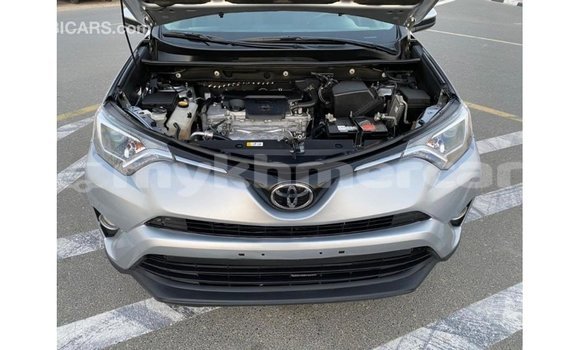 Acheter Import Utilitaire Toyota HiAce Autre à Import - Dubai, Kampot Province Acheter Import Utilitaire Toyota HiAce Autre à Import - Dubai, Kampot Province