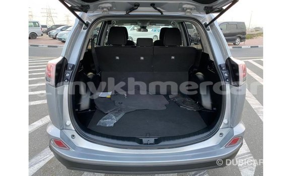 Acheter Import Utilitaire Toyota HiAce Autre à Import - Dubai, Kampot Province Acheter Import Utilitaire Toyota HiAce Autre à Import - Dubai, Kampot Province