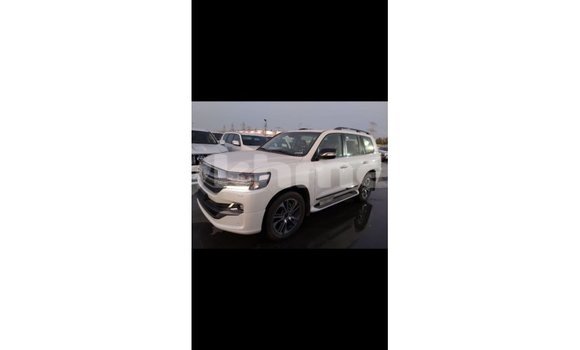 Buy Import Toyota Land Cruiser White Car in Import - Dubai in Kampot Province Buy Import Toyota Land Cruiser White Car in Import - Dubai in Kampot Province