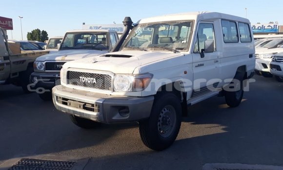Buy Import Toyota Land Cruiser White Car in Import - Dubai in Kampot Province Buy Import Toyota Land Cruiser White Car in Import - Dubai in Kampot Province