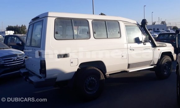 Buy Import Toyota Land Cruiser White Car in Import - Dubai in Kampot Province Buy Import Toyota Land Cruiser White Car in Import - Dubai in Kampot Province