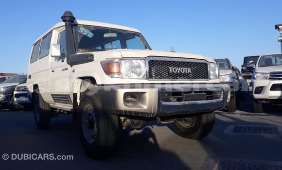 Buy Import Toyota Land Cruiser White Car in Import - Dubai in Kampot Province Buy Import Toyota Land Cruiser White Car in Import - Dubai in Kampot Province