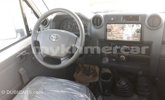 Buy Import Toyota Land Cruiser White Car in Import - Dubai in Kampot Province Buy Import Toyota Land Cruiser White Car in Import - Dubai in Kampot Province
