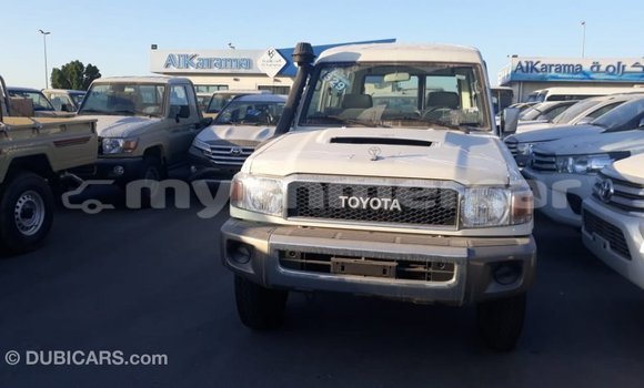 Buy Import Toyota Land Cruiser White Car in Import - Dubai in Kampot Province Buy Import Toyota Land Cruiser White Car in Import - Dubai in Kampot Province