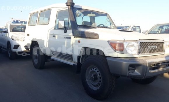 Buy Import Toyota Land Cruiser White Car in Import - Dubai in Kampot Province Buy Import Toyota Land Cruiser White Car in Import - Dubai in Kampot Province
