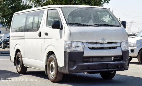 ទិញ នាំចូល Toyota Hiace White ឡាន} ក្នុង Import - Dubai ក្នុង Kampot Province ទិញ នាំចូល Toyota Hiace White ឡាន} ក្នុង Import - Dubai ក្នុង Kampot Province