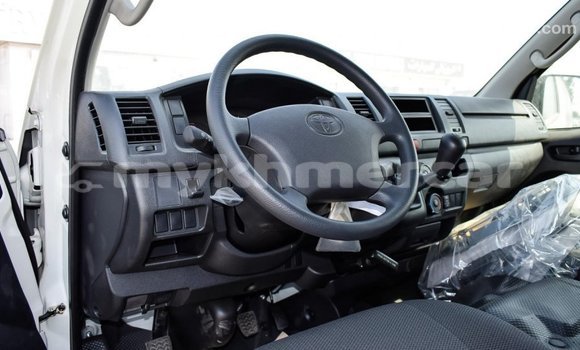 ទិញ នាំចូល Toyota Hiace White ឡាន} ក្នុង Import - Dubai ក្នុង Kampot Province ទិញ នាំចូល Toyota Hiace White ឡាន} ក្នុង Import - Dubai ក្នុង Kampot Province