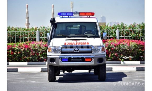 Acheter Import Voiture Toyota Land Cruiser Blanc à Import - Dubai, Kampot Province Acheter Import Voiture Toyota Land Cruiser Blanc à Import - Dubai, Kampot Province