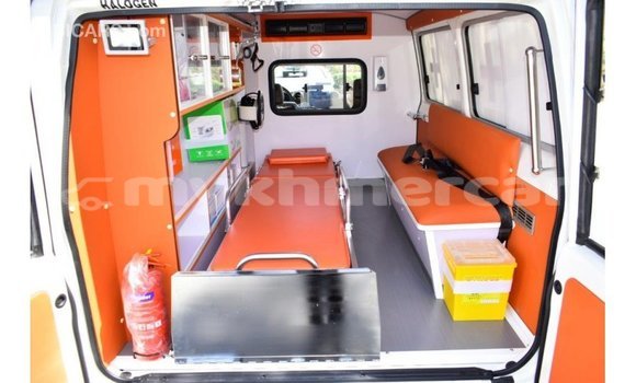 Acheter Import Voiture Toyota Land Cruiser Blanc à Import - Dubai, Kampot Province Acheter Import Voiture Toyota Land Cruiser Blanc à Import - Dubai, Kampot Province